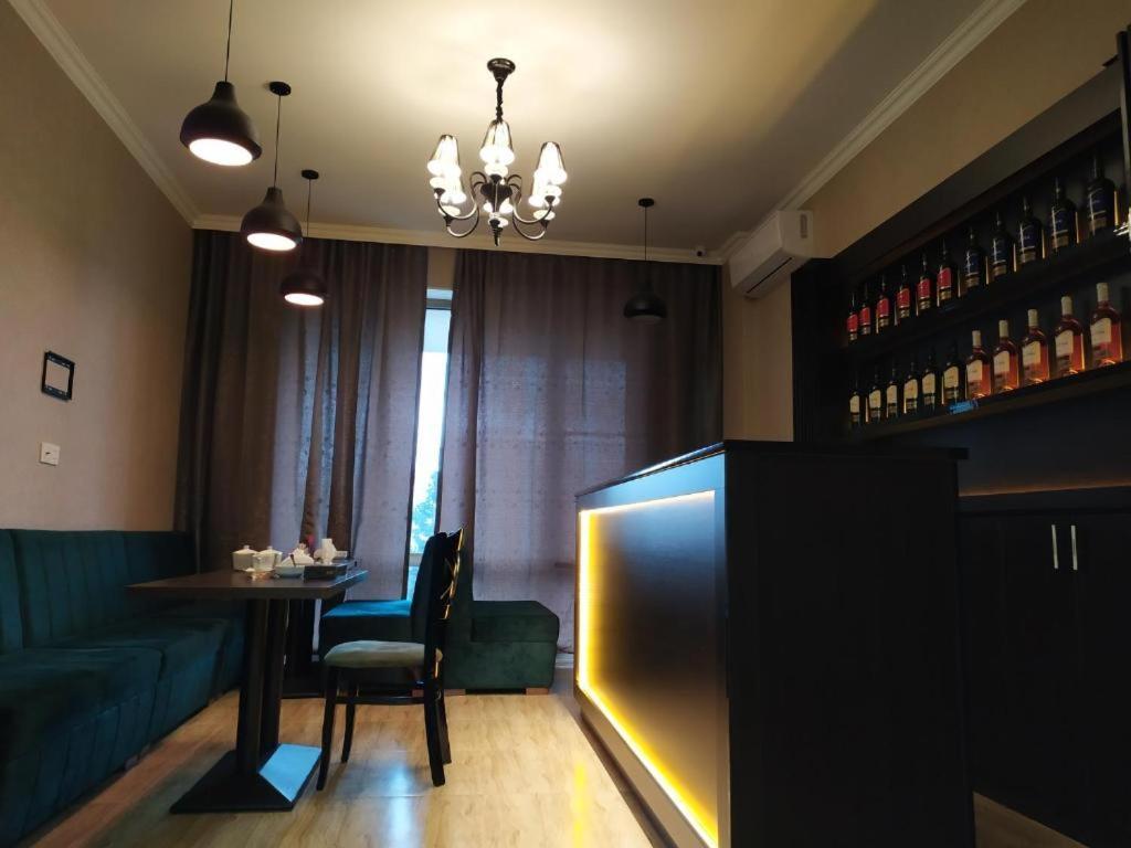 The Clocktower Hotel Баку Экстерьер фото
